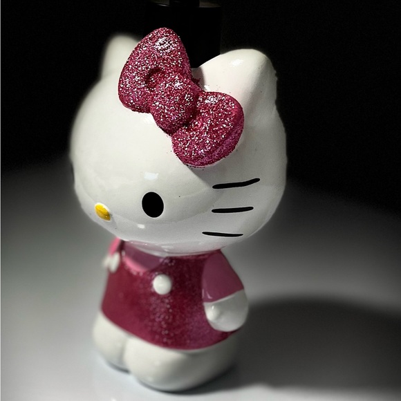 Hello Kitty Lotion Pump - Picture 1 of 6
